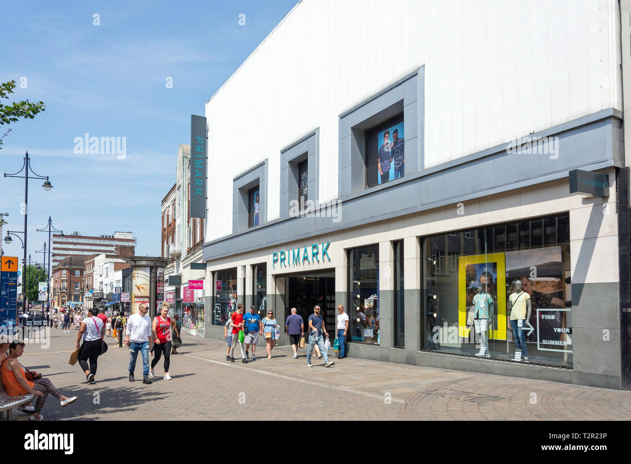 Primark Department Store, South Street, Romford, London Borough of Havering, Greater London, England, Regno Unito Foto Stock