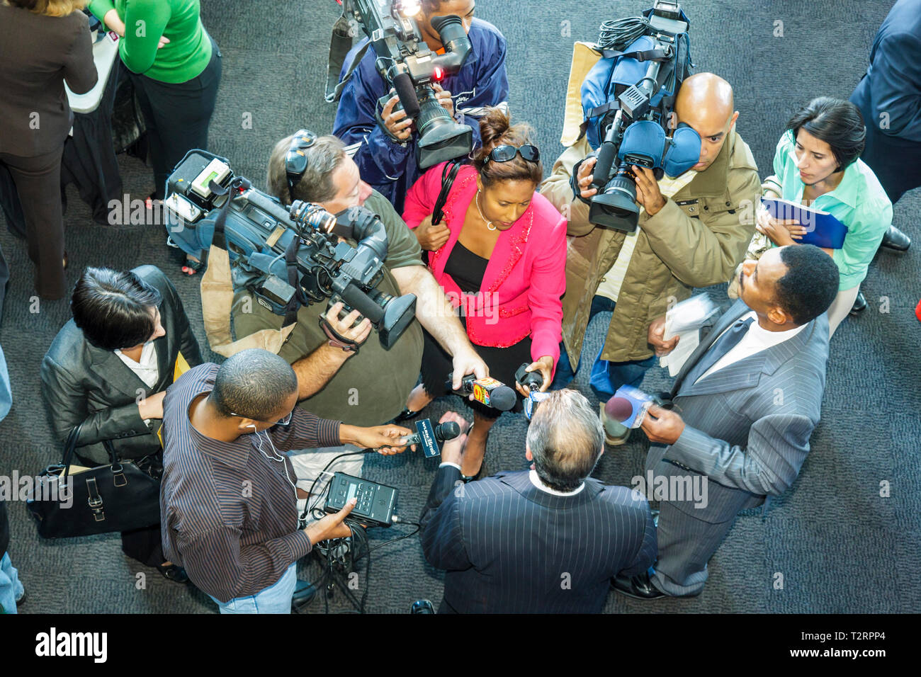 Miami Florida, Biscayne Boulevard, American Airlines Arena, certificazione LEED Green Building, premio, cerimonia, conferenza stampa, sindaco Manny Diaz, ambientatori Foto Stock