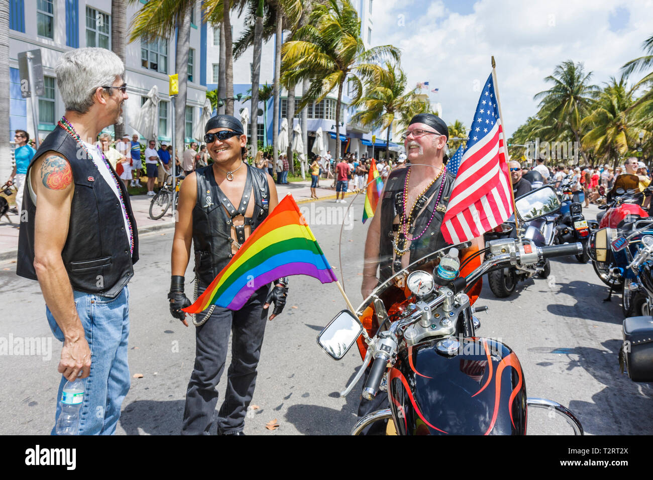 Miami Beach Florida,Lummus Park,Gay Pride Parade,festival,expo,LGBT,omosessuale,uomo maschio,partecipante,moto,bicicletta,ciclisti bicicletta bicicletta, Foto Stock