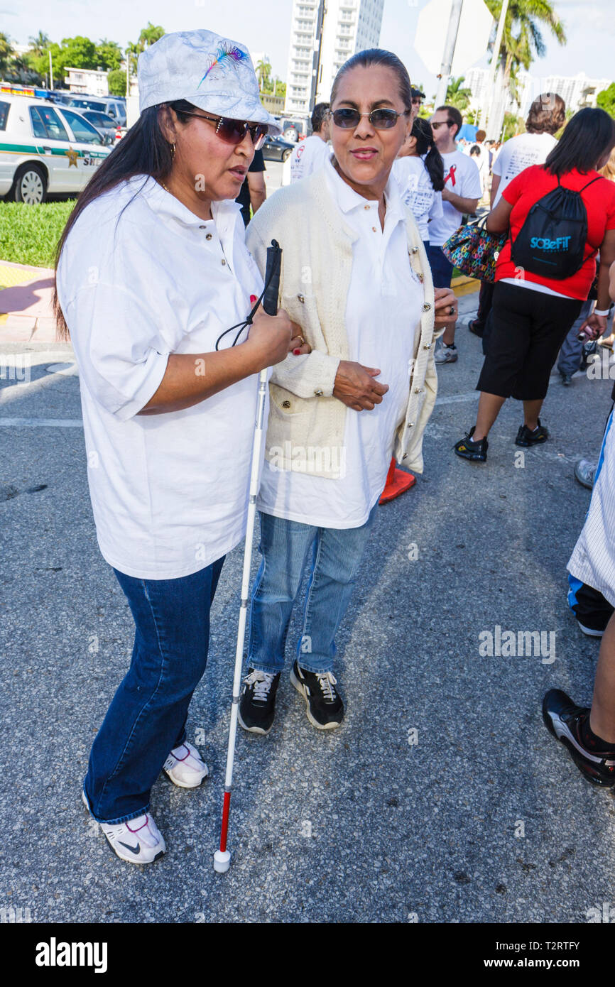 Miami Beach Florida,AIDS Walk Miami,Care Resource,HIV,epidemie,community resource,benefit,beneficenza,fundraiser,volontariato volontariato community service vo Foto Stock