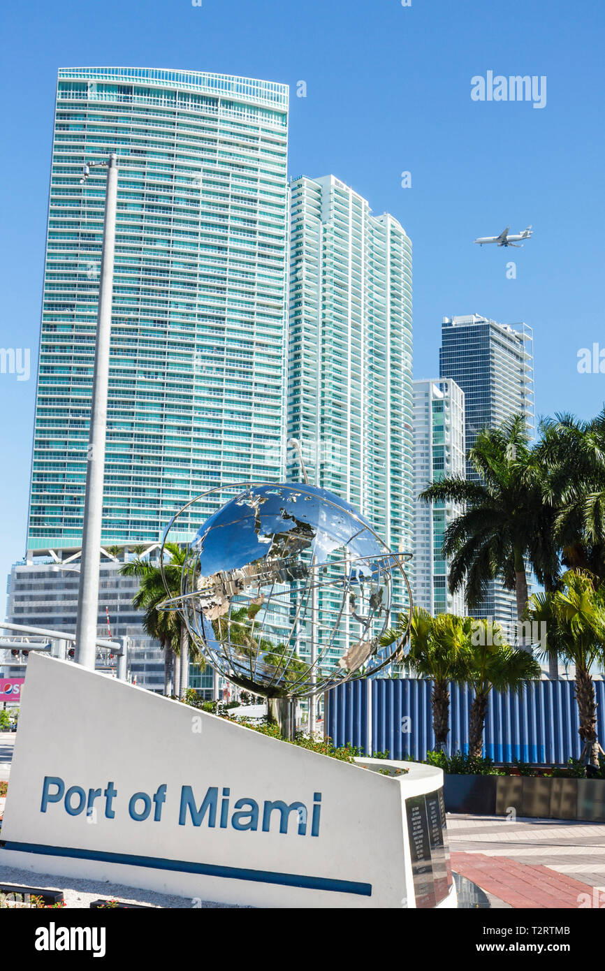 Miami Florida, Biscayne Boulevard, grattacieli grattacieli edificio edifici condominio appartamenti residenziali alloggio, archi moderni Foto Stock