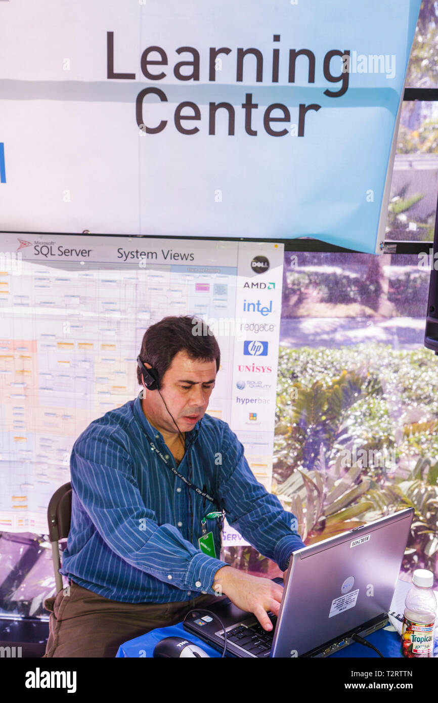 Miami Florida,River Waterside Center,City of Miami Technology Day,Elevate Miami,mostra collezione,espositore,informazioni,innovazione,Advance Foto Stock