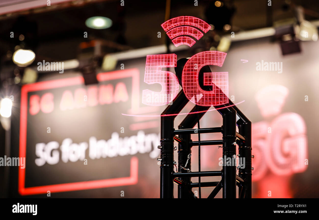 Hannover, Bassa Sassonia, Germania - 5G per la proiezione del settore presso la Fiera di Hannover. Hannover, Niedersachsen, Deutschland - 5G per l'industria Projektion auf Foto Stock