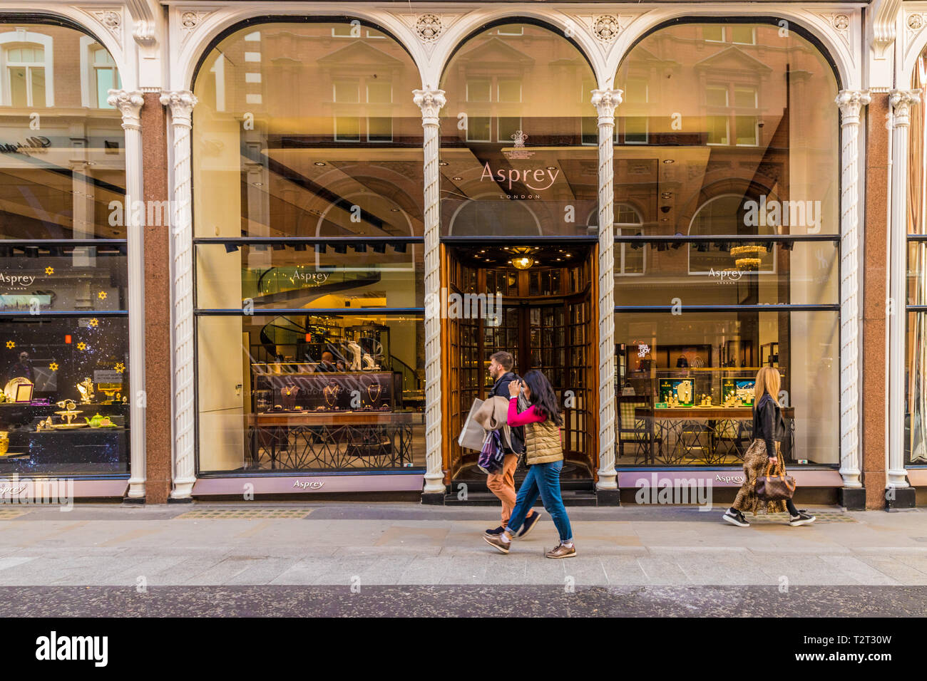 Aprile 2019. Londra. Una vista del negozio Asprey su Bond street a Londra Foto Stock