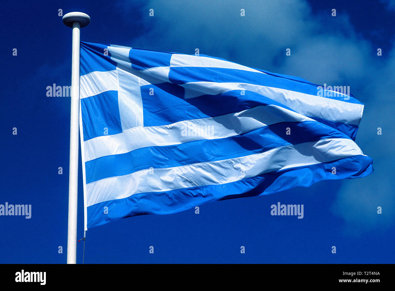 Bandiera Greca sventolare nel vento Foto Stock