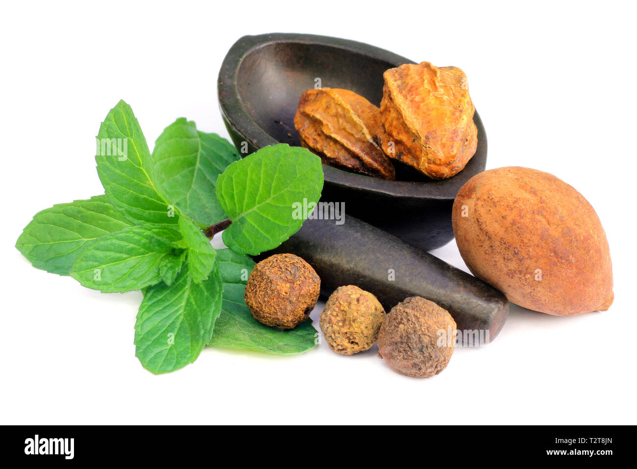Combinazioni di medicinali a base di erbe frutti con la menta hanno proprietà di medicina. Foto Stock
