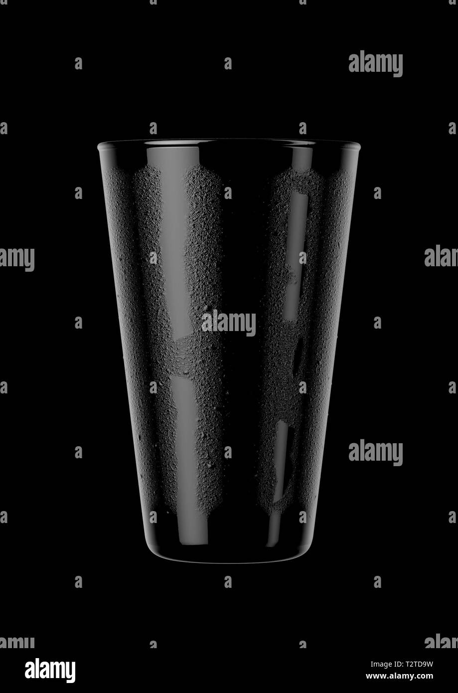 Un abstract vista scuro di un nero shaker riflettente pinta di birra a forma di vetro con la formazione di condensa su un sfondo isolateddark - 3D rende Foto Stock
