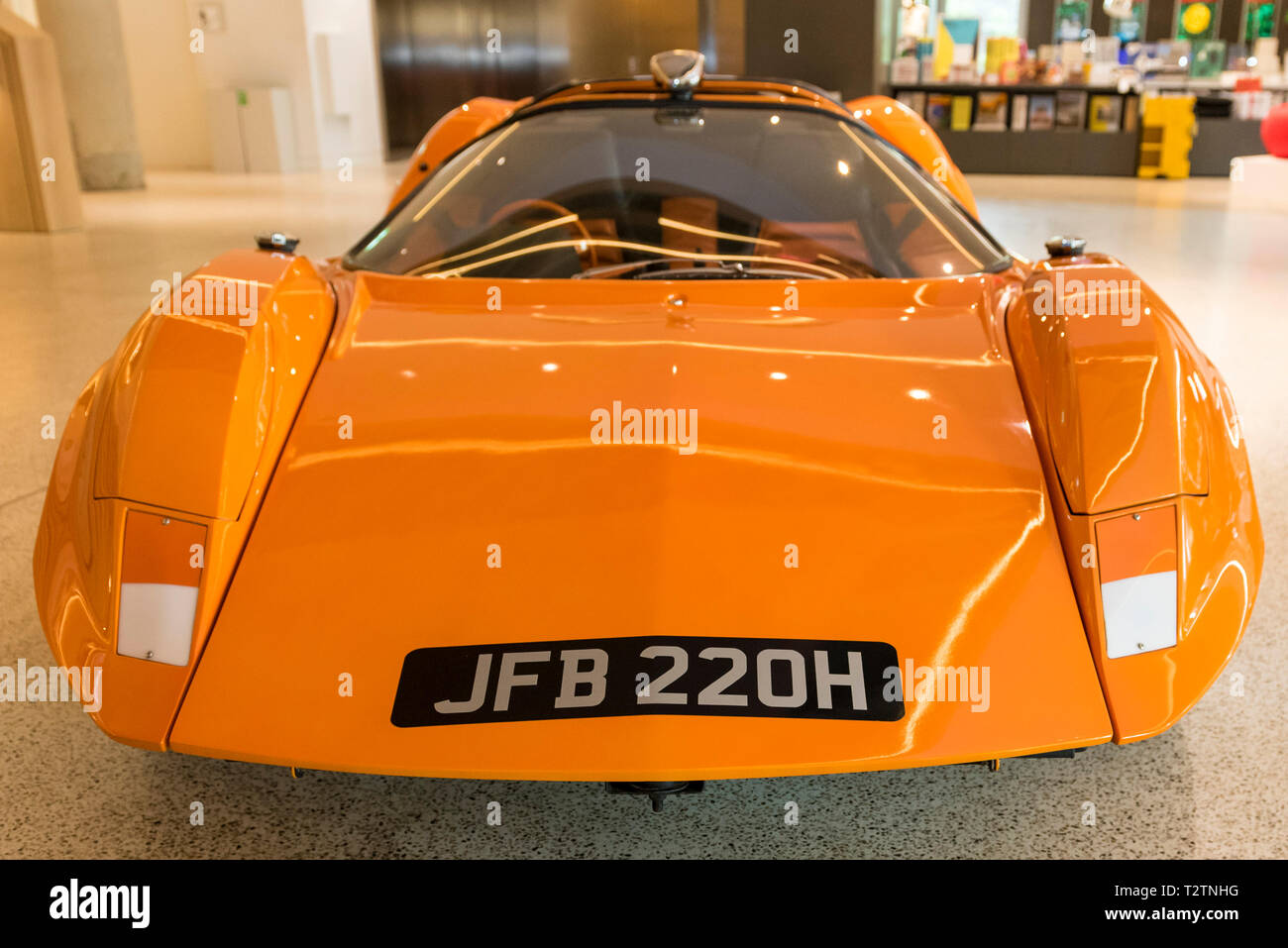 Londra, Regno Unito. Il 4 aprile 2019. Una sonda 16 car presentata ad un photocall presso il Design Museum di Kensington. La funzionalità di auto in modo visibile nella Stanley Kubrick's film "Arancia Meccanica" (1971). Costruito nel 1969 da designer Dennis e Peter Adams, la vettura è uno dei soli tre mai realizzati. La vettura è sul display come parte di 'Stanley Kubrick: La Mostra', 26 aprile al 15 settembre 2019. Credito: Stephen Chung / Alamy Live News Foto Stock