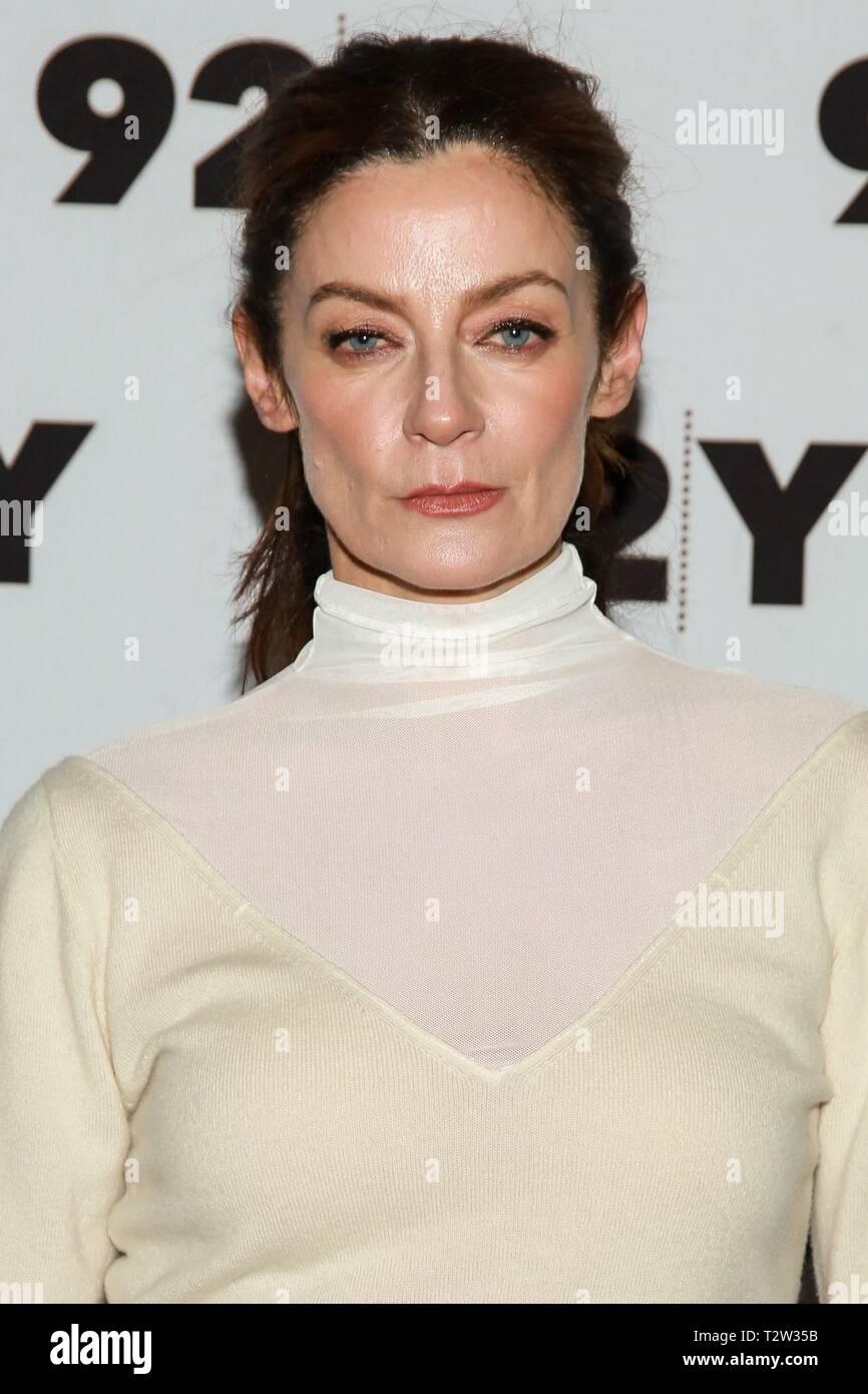 New York, NY, STATI UNITI D'AMERICA. 4 apr, 2019. Michelle Gomez presso gli arrivi di Netflix per la refrigerazione delle avventure di Sabrina a 92st Y, 92Y Street, New York, NY, 4 aprile 2019. Credito: Jason Mendez/Everett raccolta/Alamy Live News Foto Stock