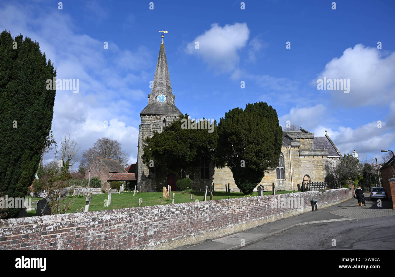 Uckfield East Sussex England Regno Unito - Santa Croce chiesa parrocchiale di Uckfield Foto Stock