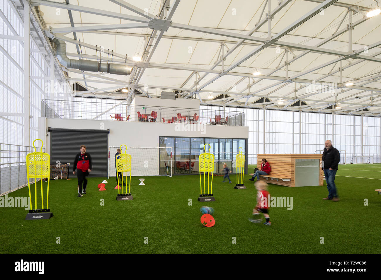 Vista del 3G campo sportivo. Faro di luce, Sunderland, Regno Unito. Architetto: FaulknerBrowns, 2019. Foto Stock