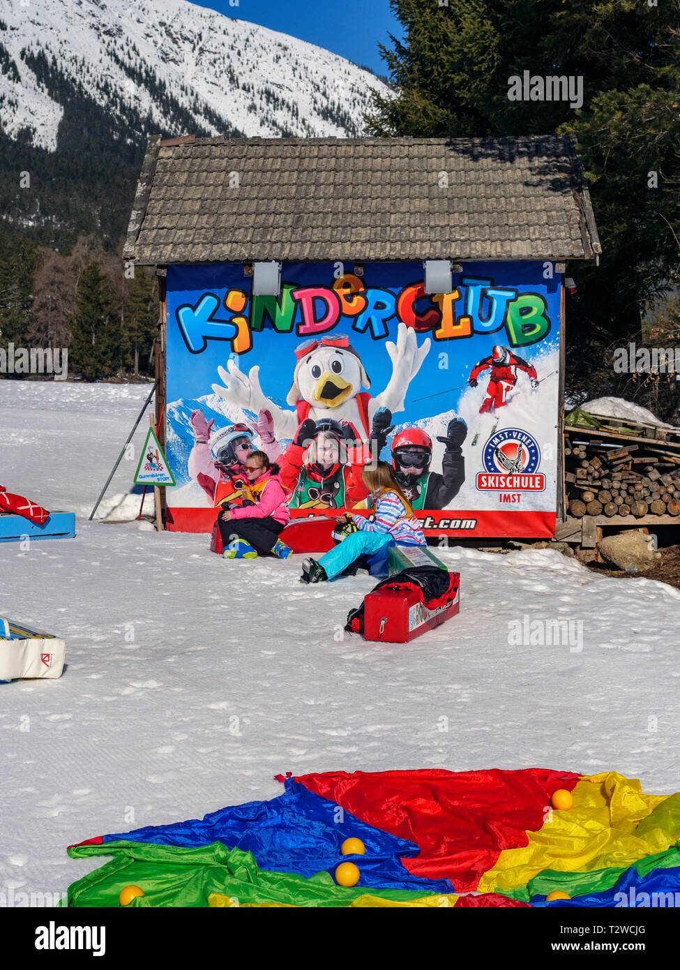 Club per bambini, zona sciistica Hochimst, Imst, Tirolo, Austria, Europa Foto Stock