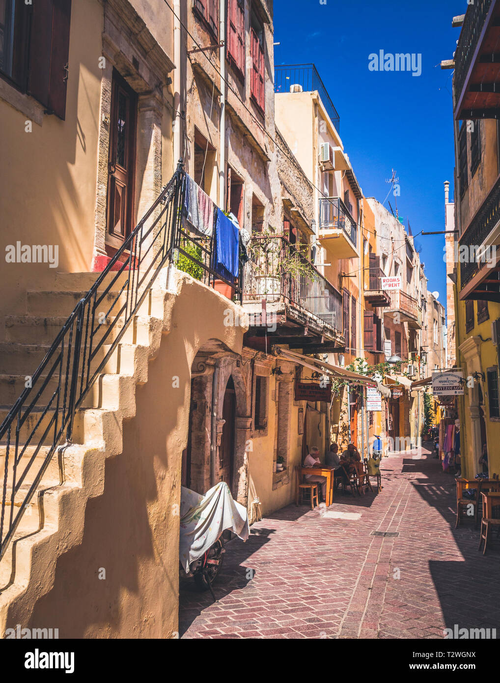 Città di Rethymno in creta isola, isola greca. Colorate strade strette. Foto Stock