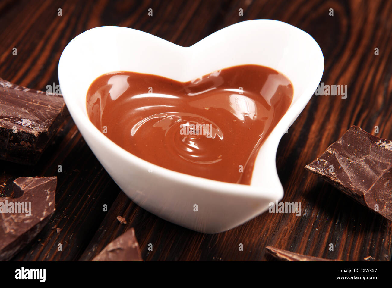 Fondere il cioccolato / cioccolato fuso/ cioccolato andmade swirl Foto Stock