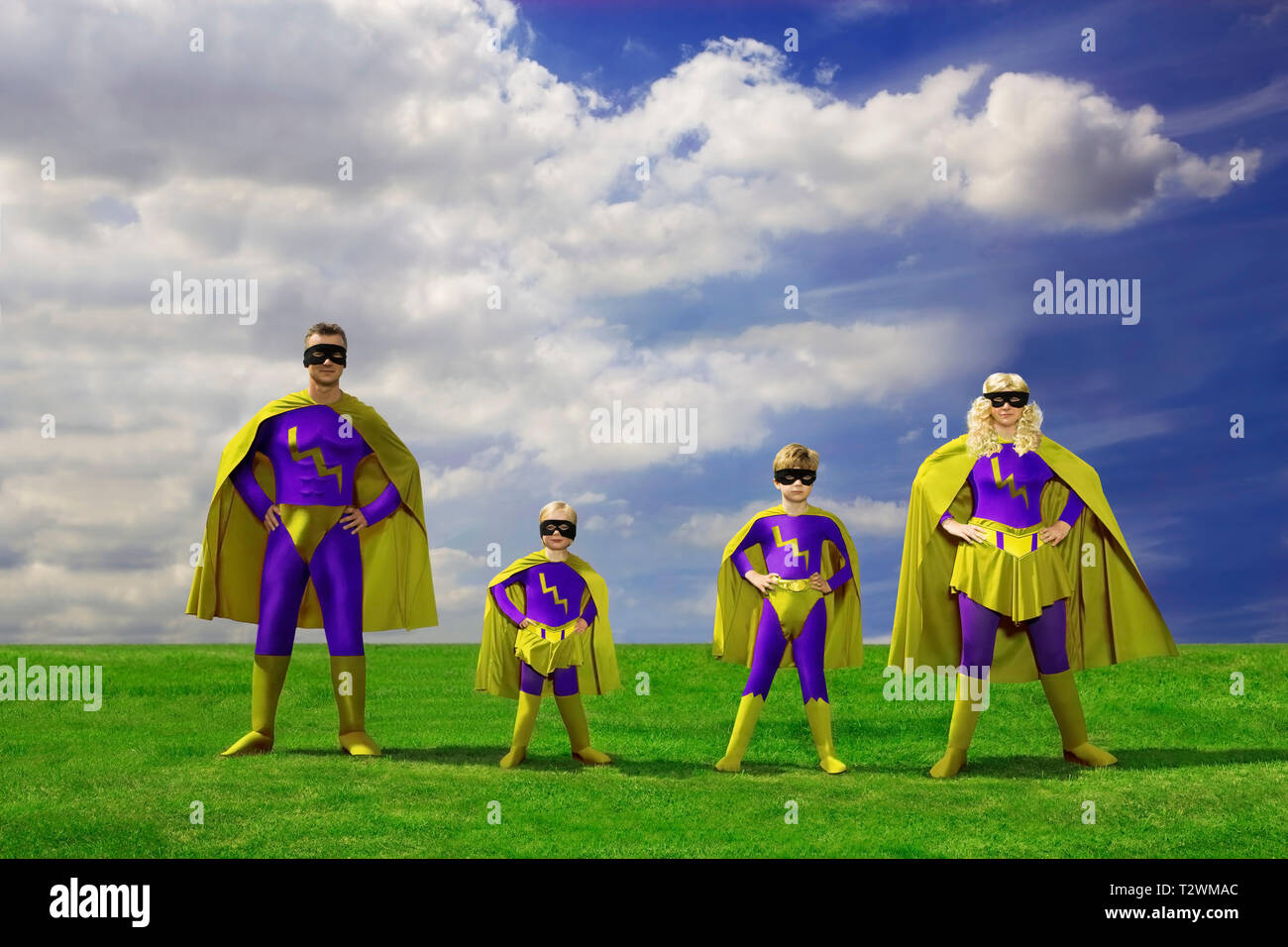 Una famiglia di supereroi Foto Stock