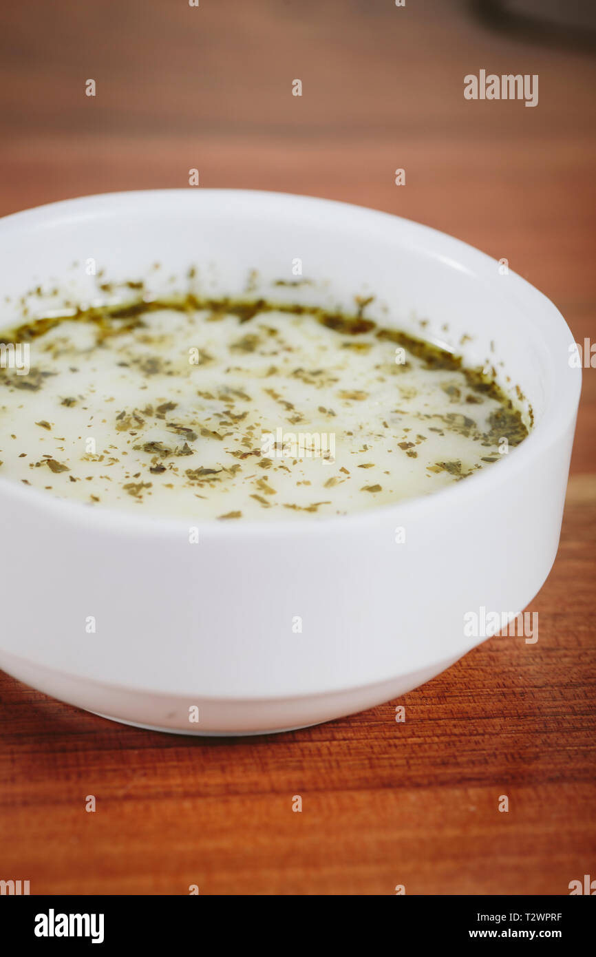 Zuppa di yogurt cibo turco zuppa di yogurt cibo turco Foto Stock