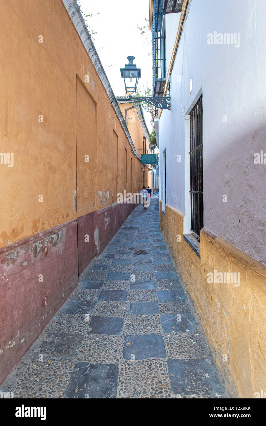 Stretto Vicolo nel quartiere ebraico di Siviglia - Spagna Foto Stock