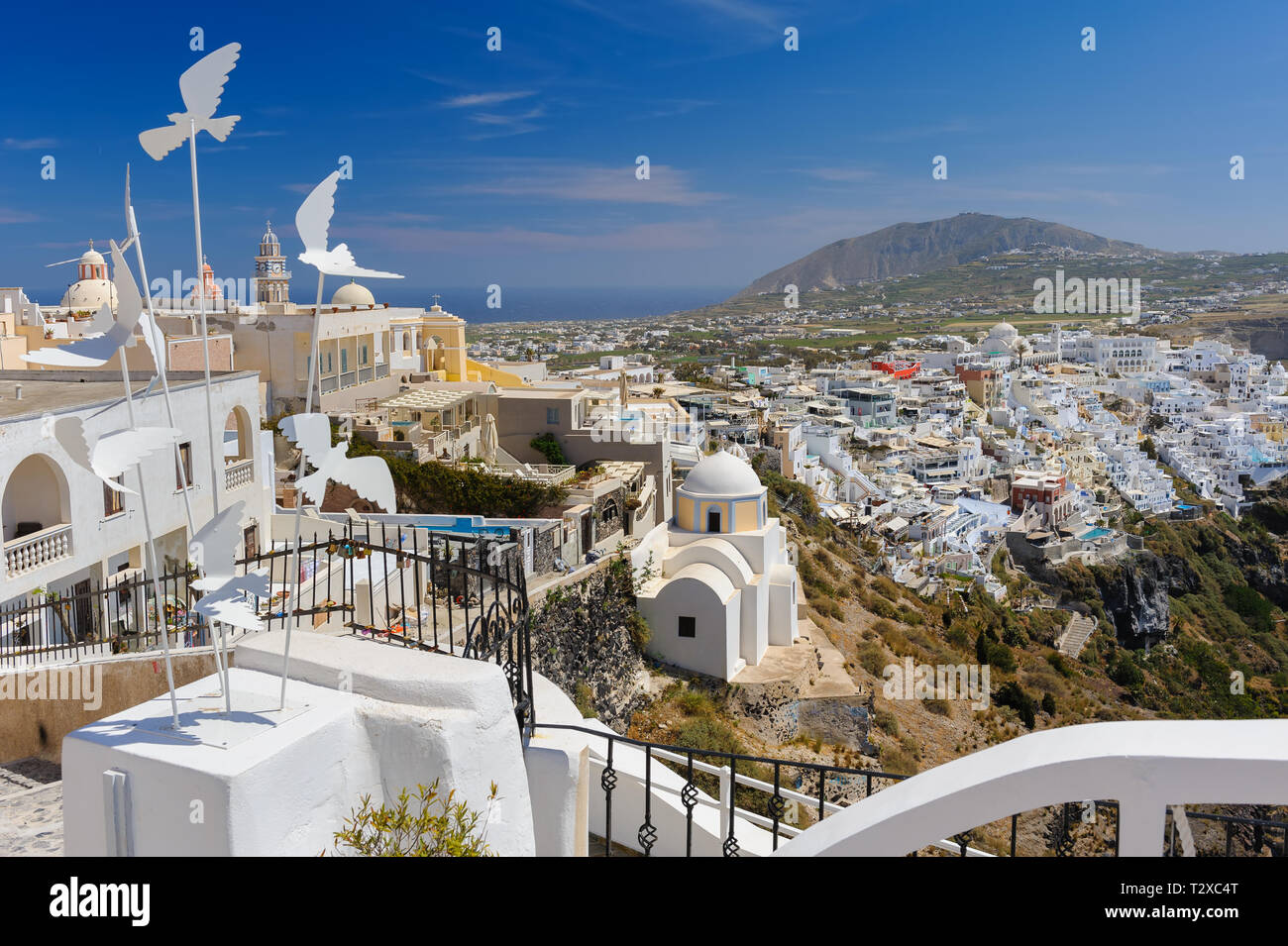 Fira village Bird view a Santorini Island, Grecia Foto Stock