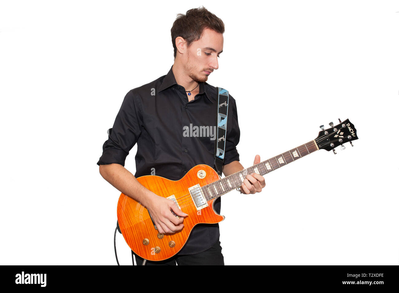 suona la chitarra elettrica Foto stock - Alamy