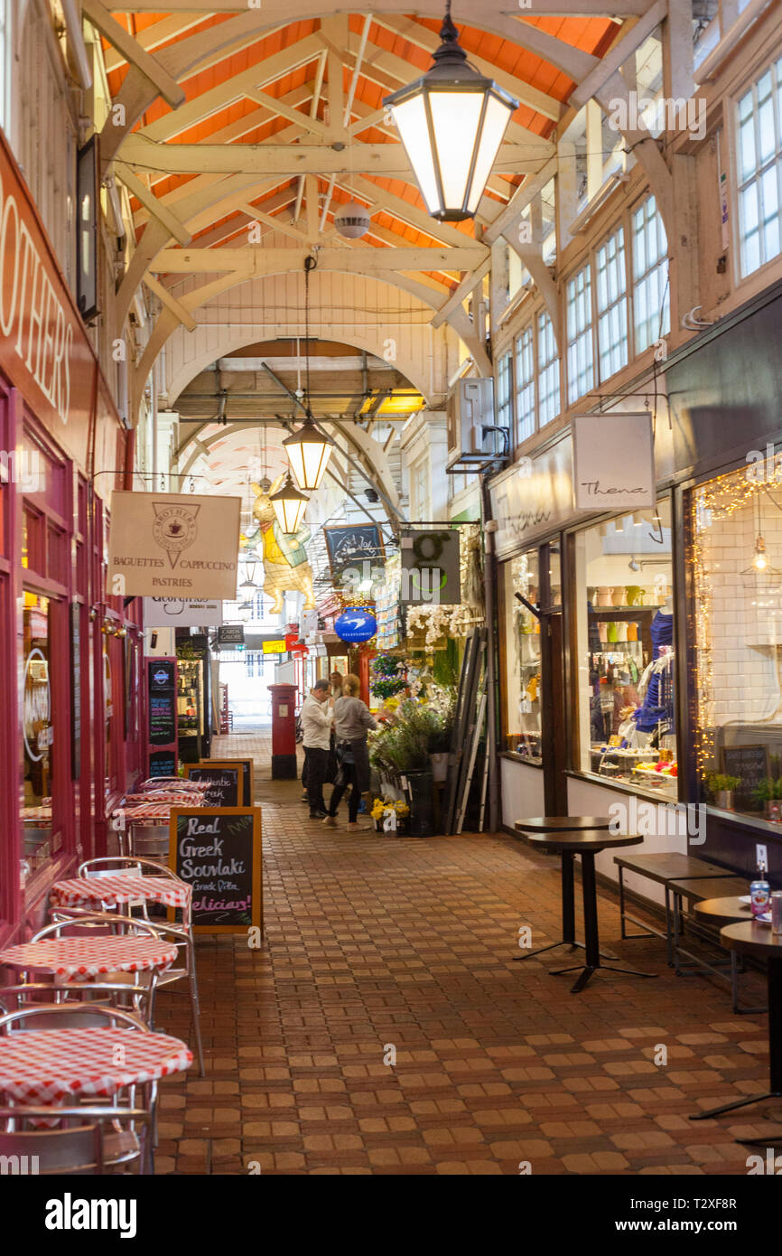 L'interno del Vittoriano Oxford Mercato coperto in Oxford Centro città Foto Stock