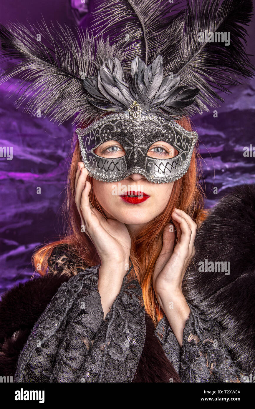 Ballo in maschera immagini e fotografie stock ad alta risoluzione - Alamy