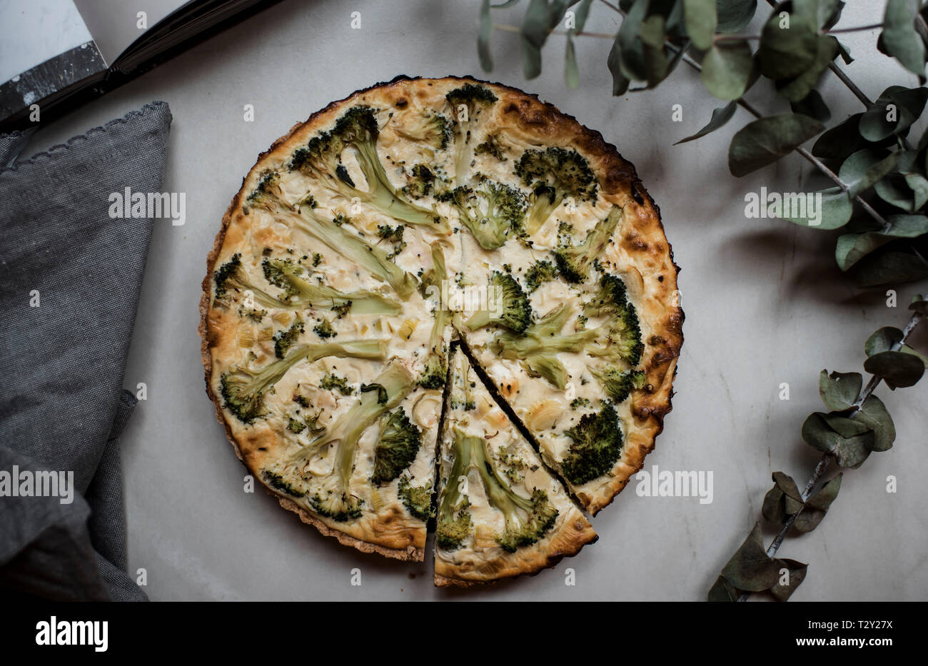 Broccoli e porri torta fatta in casa Foto Stock