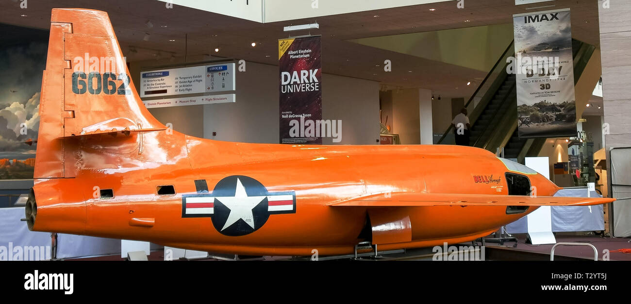 WASHINGTON, DC, Stati Uniti d'America - 10 settembre 2015: Il Bell X-1 è stato il primo presidiato di aereo a superare la velocità del suono in volo livellato sul display in na Foto Stock