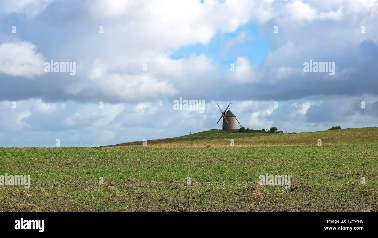 Ampia vista del le moulin de moidrey in Normandia, vicino a mont st michel Foto Stock