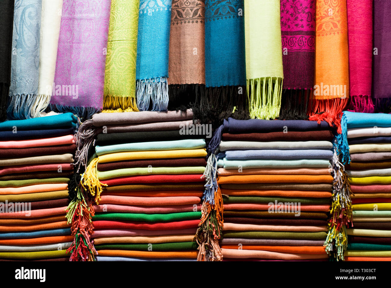 Scialle Pashmina al Grand Bazaar, Istanbul, Turchia. Foto Stock