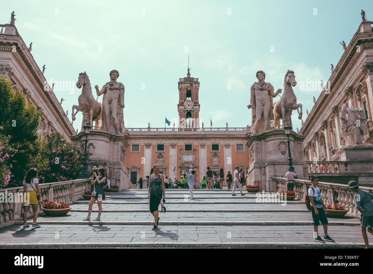 Roma, Italia - 23 Giugno 2018: vista panoramica del Capitolium o il Campidoglio è uno dei sette colli di Roma e la statua equestre di Marco Aurelio è Foto Stock