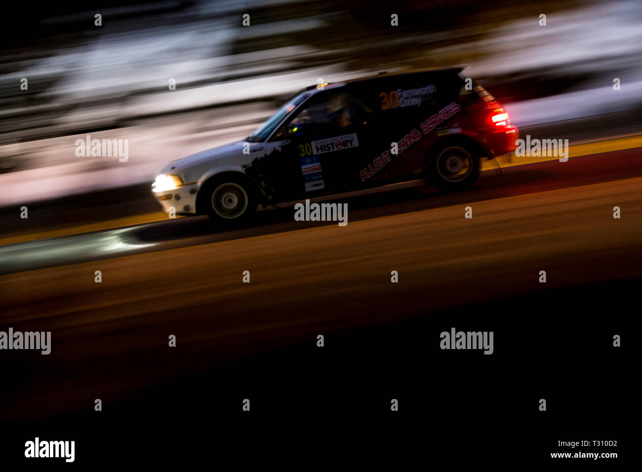 Nannup, Australia occidentale, Australia. 5 apr, 2019. ARC CAMME Australian Rally Championship Round 1, giorno 1; il numero 30 Toyota Corolla FX-GT guidato da David Farnworth e co-driver Archa Oxley durante lo stadio 1 in Busselton Credito: Azione Sport Plus/Alamy Live News Foto Stock