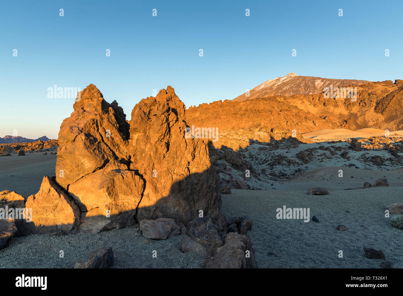 Il paesaggio vulcanico di basalto e rocce di pomice a Las Minas de San Jose all'alba nel Las Canadas del Parco Nazionale del Teide Tenerife, Canarie ISL Foto Stock