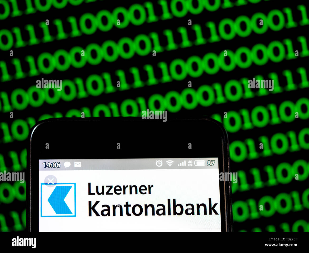 In questa foto illustrazione un Luzerner Kantonalbank visto il logo visualizzato su un telefono intelligente Foto Stock