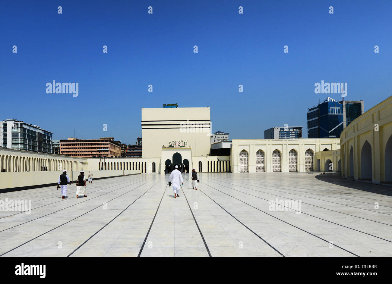 La preghiera del venerdì all'interno del Baitul Mukarram Moschea Nazionale a Dhaka, nel Bangladesh. Foto Stock