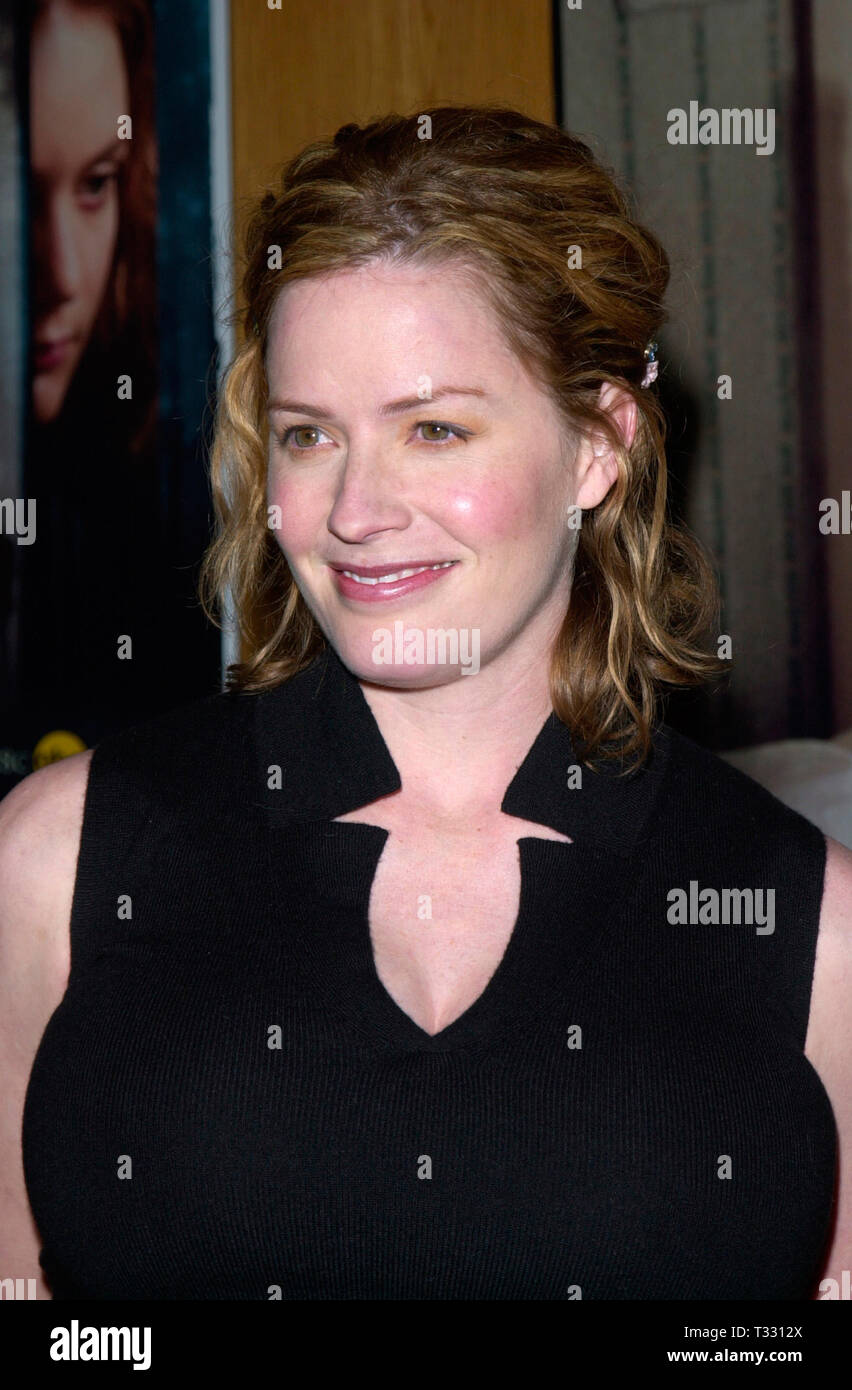 LOS ANGELES, CA. Febbraio 26, 2001: attrice ELISABETH SHUE alla premiere del suo nuovo film tv Amy e Isabelle, al Directors Guild Theatre di Los Angeles. Il suo bambino è dovuto in 2 settimane. © Paul Smith/Featureflash Foto Stock
