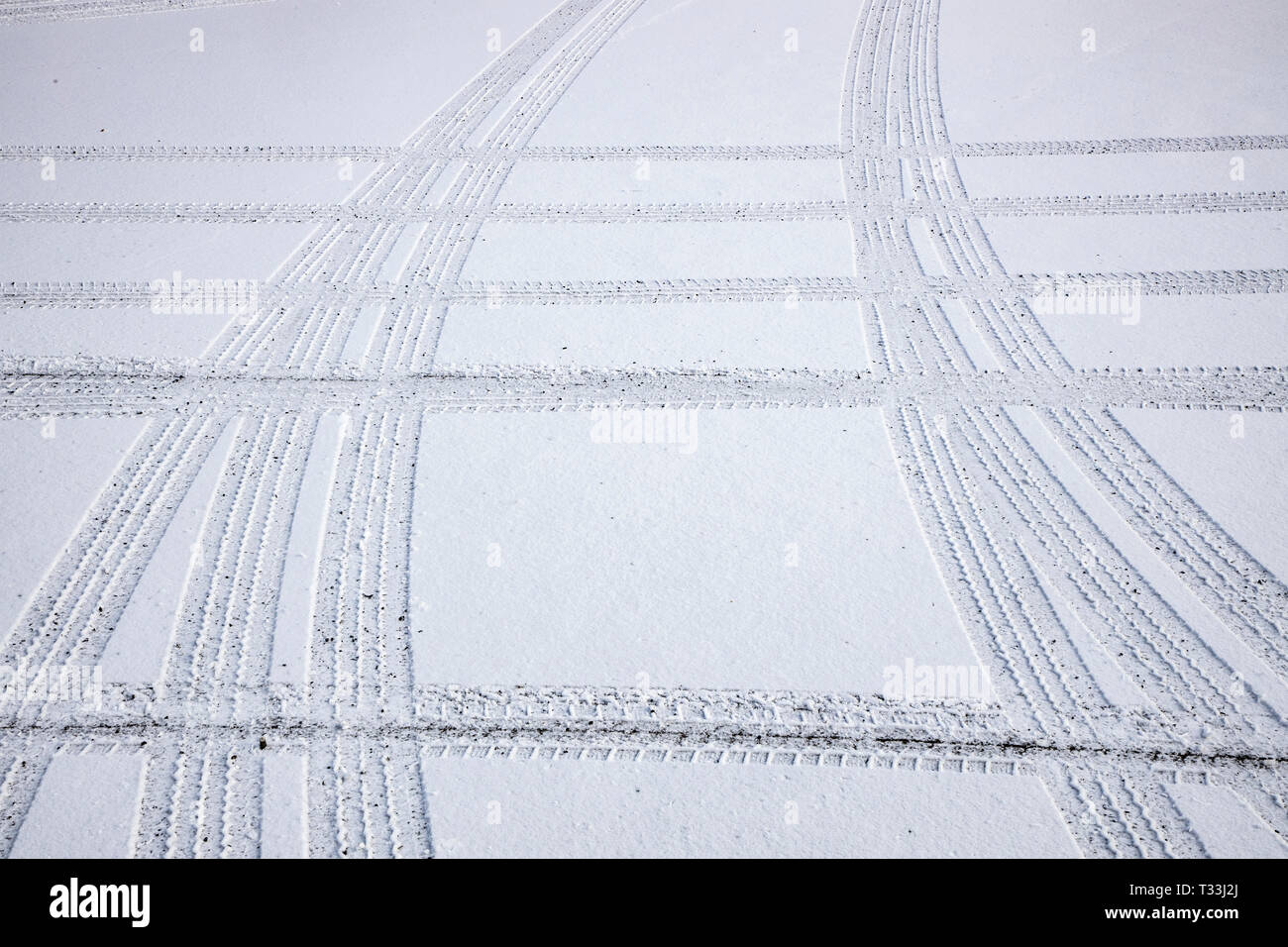 Tracce di pneumatici, nella neve, profili dei pneumatici, Foto Stock