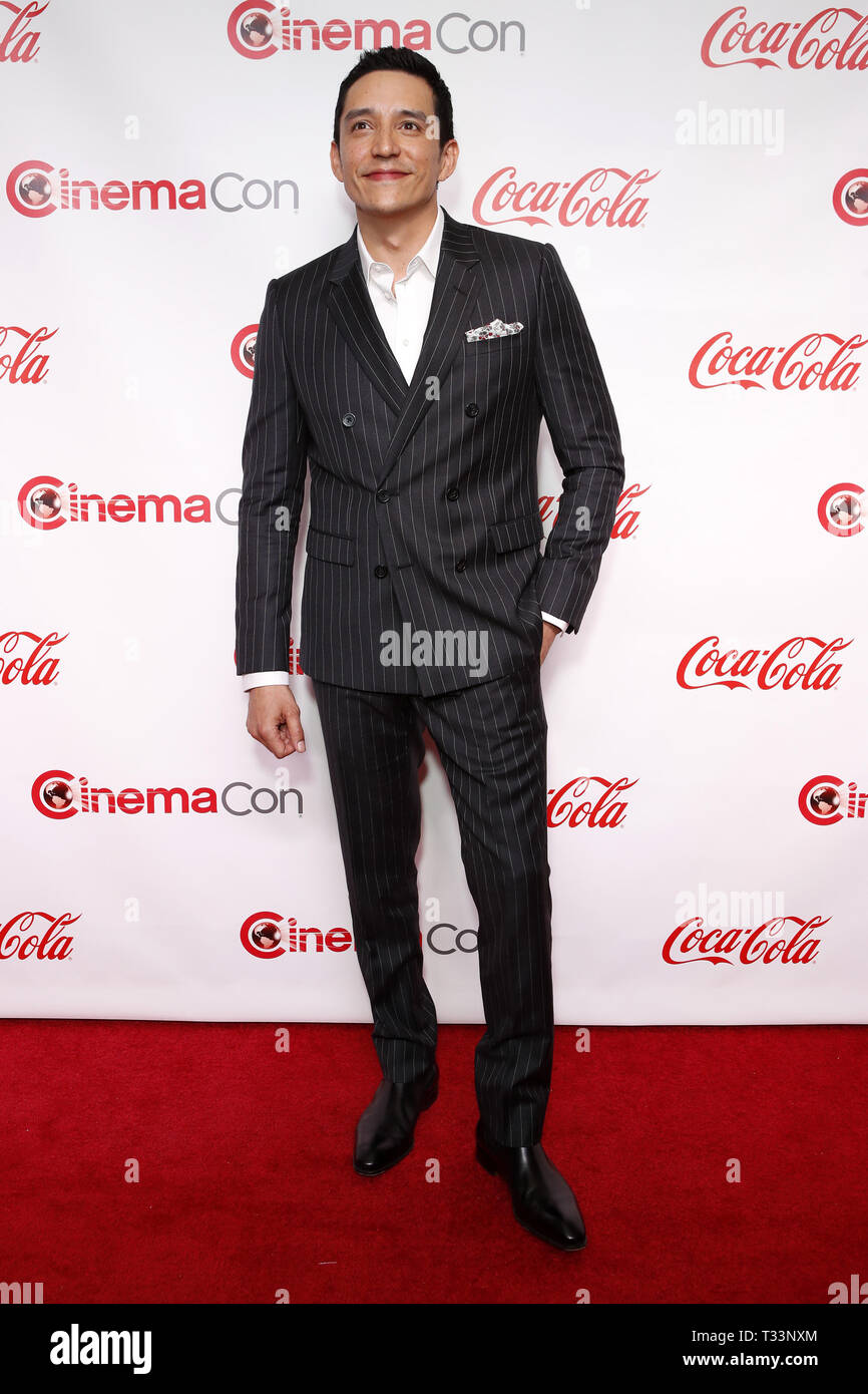 4 aprile 2019 - Las Vegas, NV, Stati Uniti d'America - LAS VEGAS - APR 4: Gabriel Luna al 2019 CinemaCon Grande schermo Achievement Award al Caesars Palace il 4 aprile 2019 a Las Vegas, NV (credito Immagine: © Kay Blake/ZUMA filo) Foto Stock