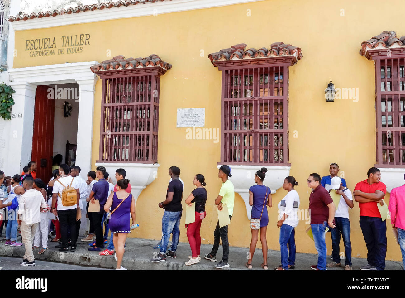 Cartagena Colombia,Centro,Getsemani,Escuela Taller Cartagena de Indias Trade School,studenti,giorno di iscrizione,nero ispanico,afrocarib Foto Stock