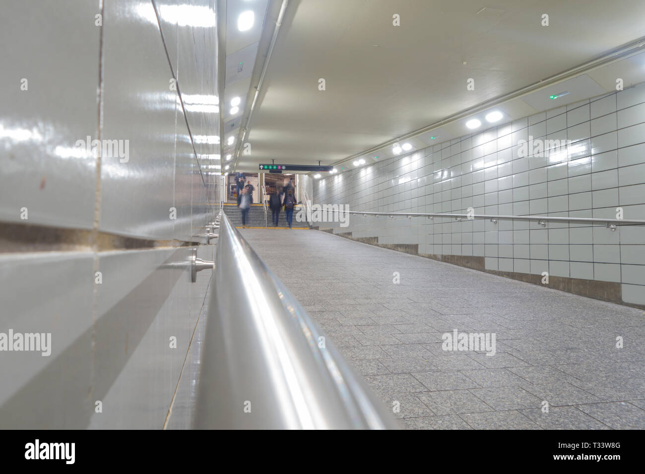 Piastrella bianca tunnel per new york city 42 street sottopassaggi Foto Stock