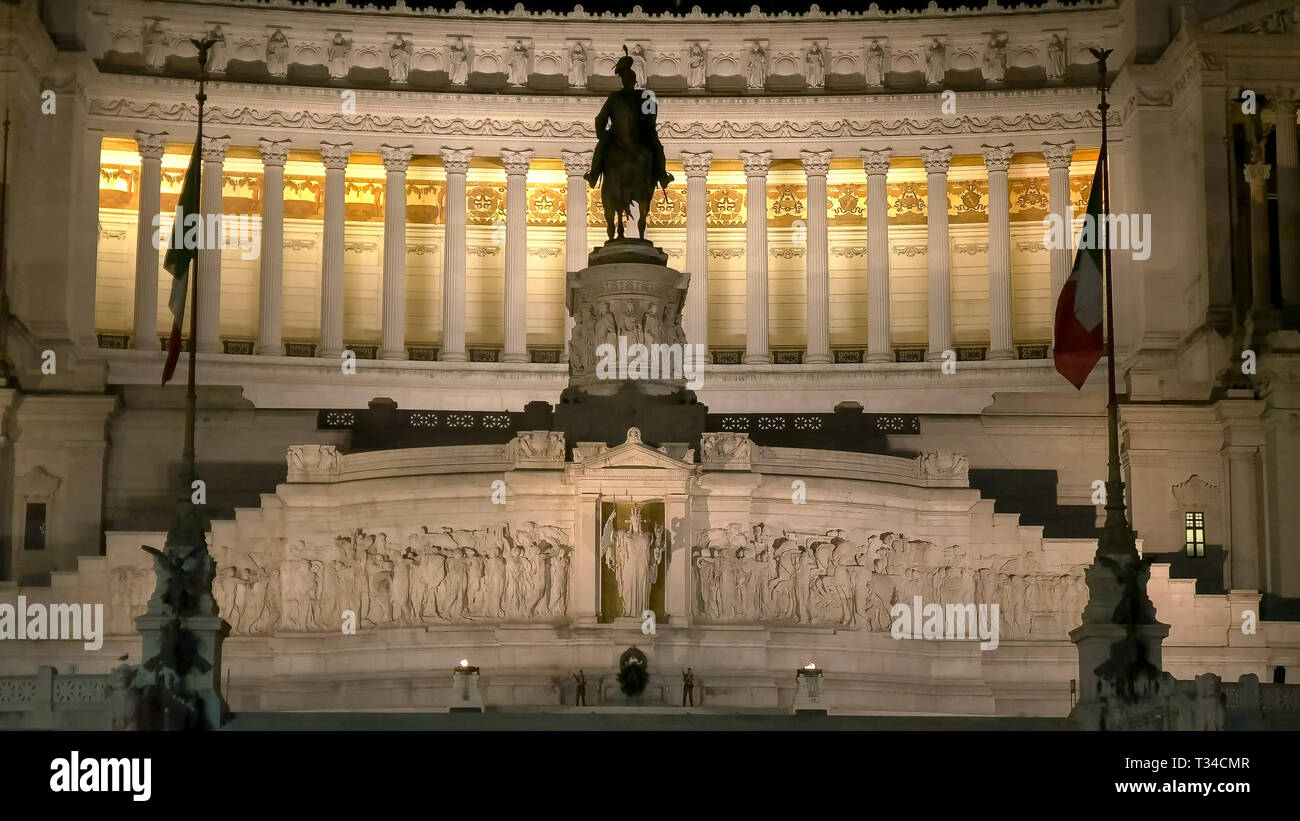 Vittorio Emanuele II monumento notte close up Foto Stock