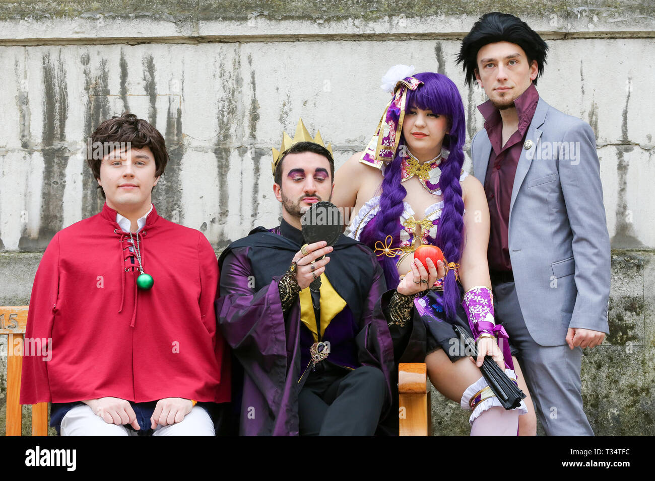 Guildhall Yard, Londra, UK 6 Aprile 2019 - Video game fan vestiti di giochi iconici personaggi prendere parte a giochi di Londra Festival parata di caratteri. Credito: Dinendra Haria/Alamy Live News Foto Stock