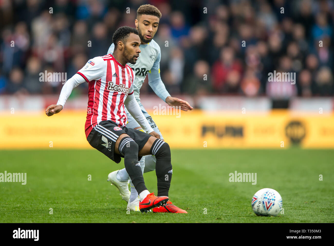 Londra, Regno Unito. 06 apr, 2019. Rico Enrico di Brentford durante il cielo EFL scommessa match del campionato tra Brentford e Derby County al Griffin Park, Londra, Inghilterra il 6 aprile 2019. Foto di Salvio Calabrese. Solo uso editoriale, è richiesta una licenza per uso commerciale. Nessun uso in scommesse, giochi o un singolo giocatore/club/league pubblicazioni. Credit: UK Sports Pics Ltd/Alamy Live News Foto Stock