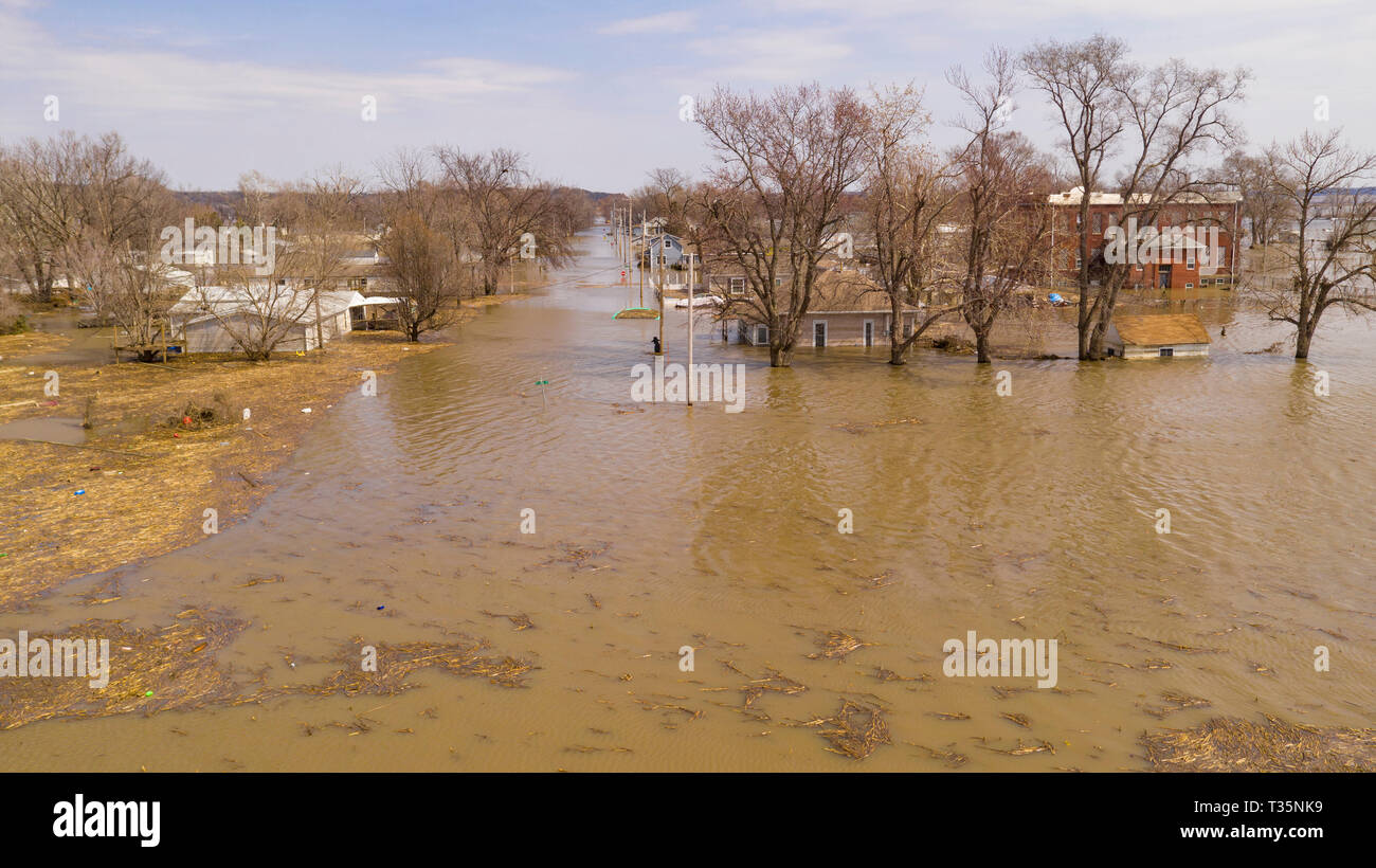 Un argine si rompe nel Midwest inondazioni di tutta la città di giunzione del Pacifico e i suoi abitanti Foto Stock