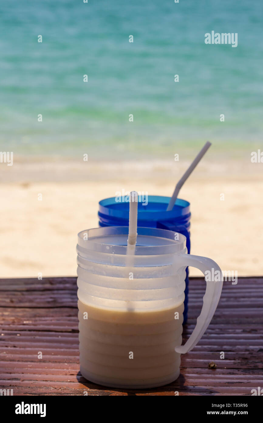 Le bevande sulla spiaggia Foto Stock