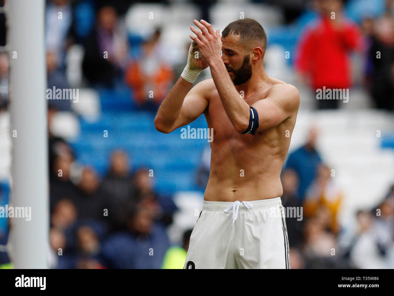 Real Madrid CF di Karim Benzema visto dopo gli spagnoli La Liga match round 31 tra il Real Madrid e Eibar SD al Santiago Bernabeu Stadium in Madrid. (Punteggio finale; Real Madrid 2:1 SD Eibar ) Foto Stock