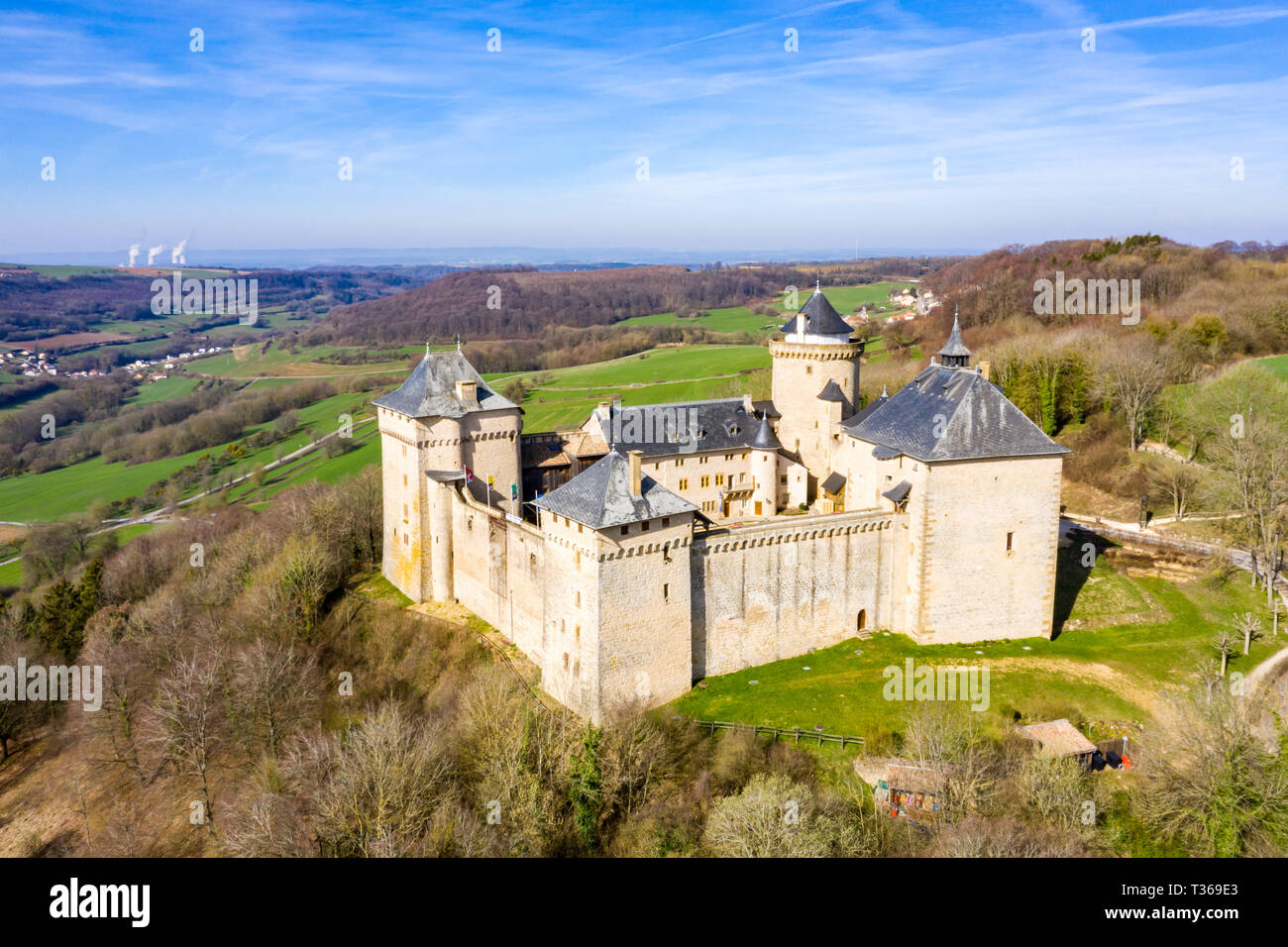 Il castello di Malbrouck (Château de Meinsberg, Burg Meinsburg), nel villaggio di Mandaren, Francia, vicino alla città di Schengen, la città di Metz, e i confini della Germania e Luxemb Foto Stock