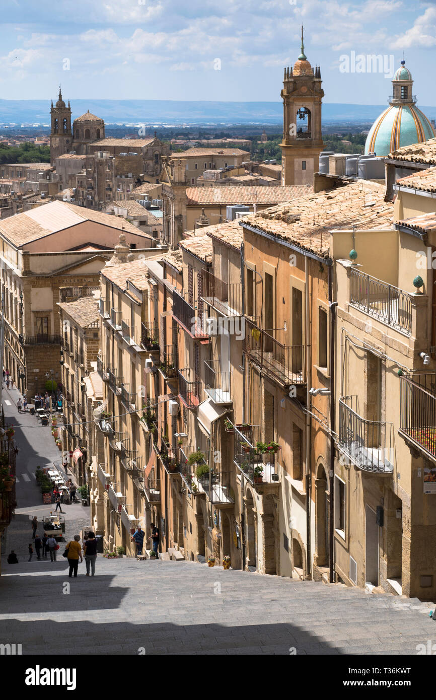 Celebri passi di Scala Santa Maria del Monte scalinata a Caltagirone,Sicilia Foto Stock