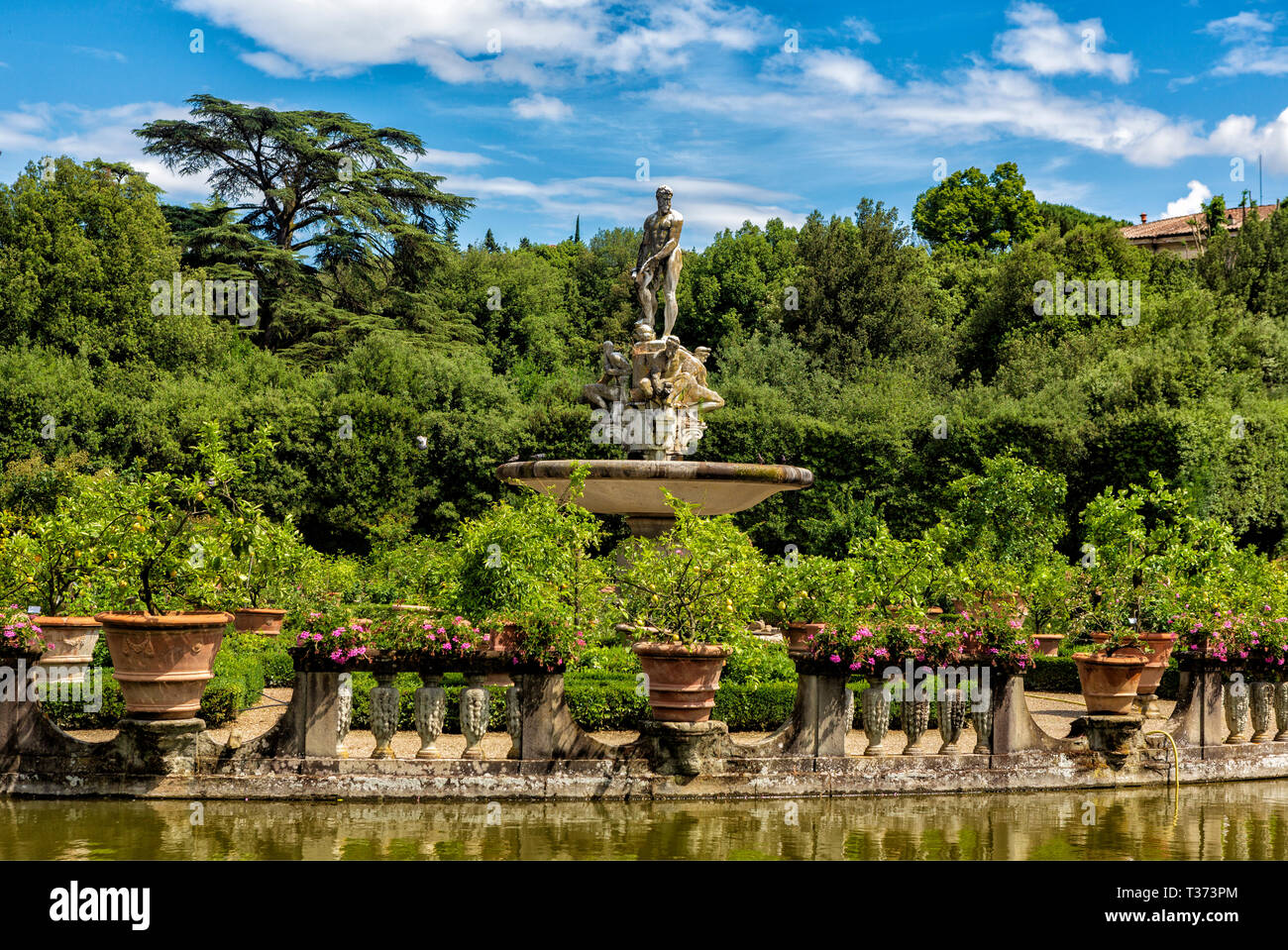 Il Giardino di Boboli di Firenze, ospita una collezione di sculture databili dal XVI al XVIII secolo, con alcune antichità romane. Foto Stock