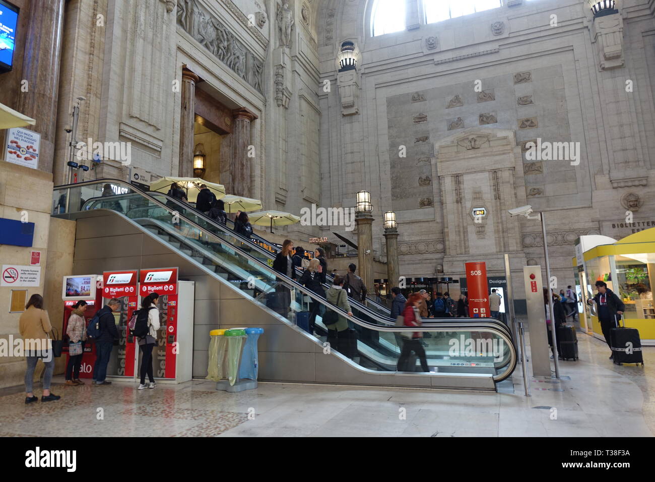 La Stazione Centrale di Milano all'interno Foto Stock