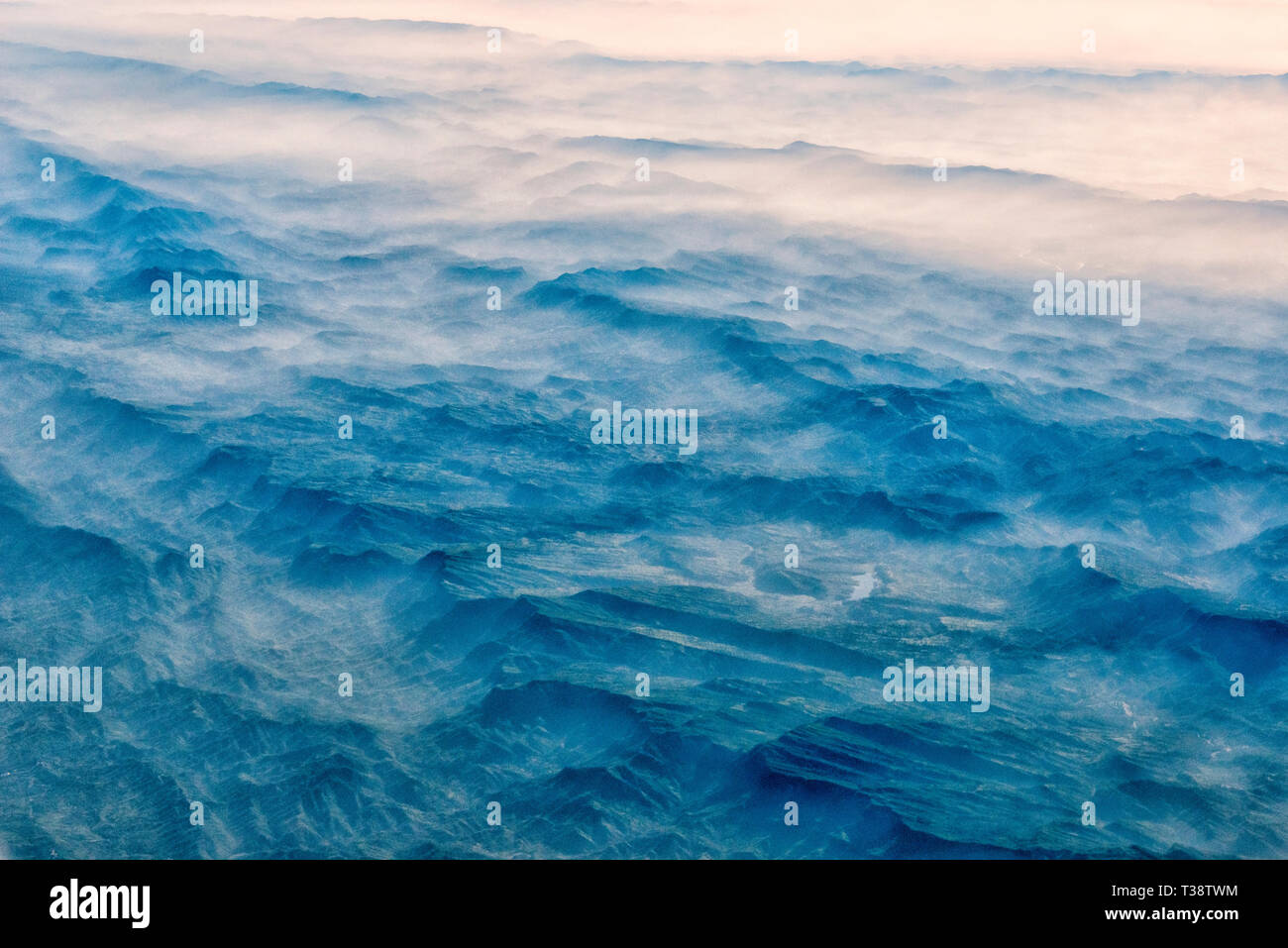 Vista aerea di nuvole sopra la terra, Asia del Sud Foto Stock